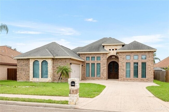 Building Photo - 1910 W 41st St