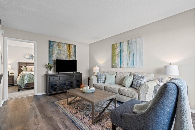 Photo - Robinwood