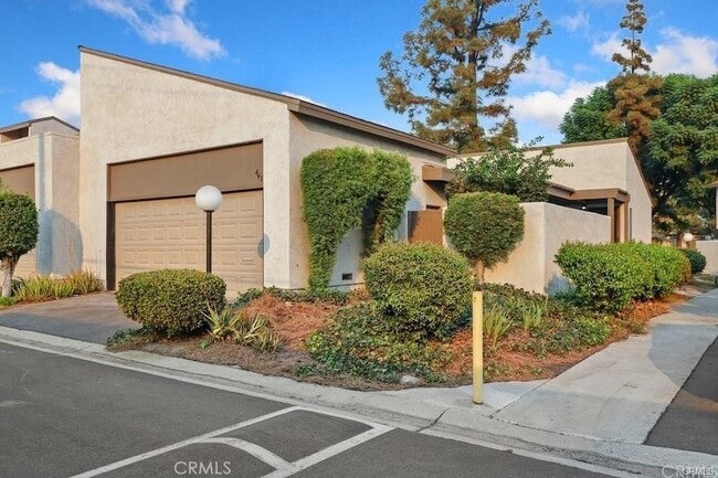 Building Photo - 442 N Vía Porto