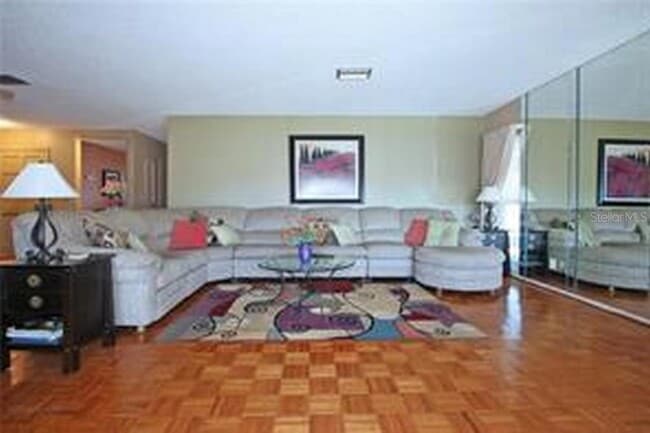 Photo - 221 Cedarwood Cir