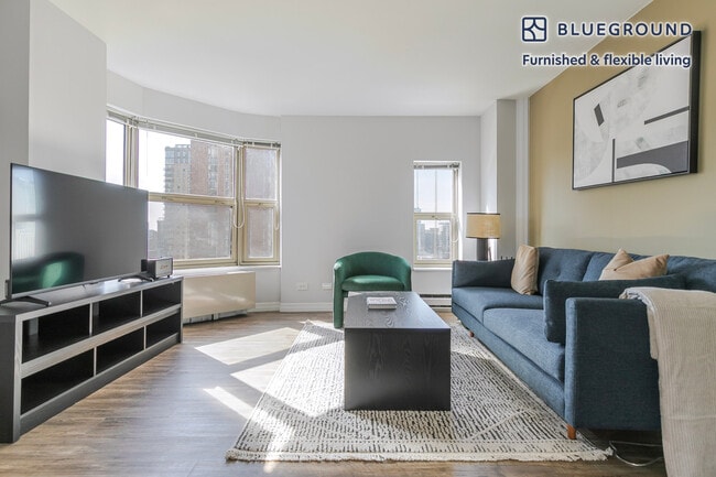 Building Photo - 8 W Chestnut St Unit FL18-ID1301