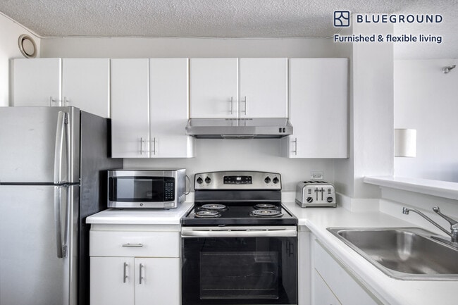 Photo - 445 E Ohio St Unit FL31-ID450