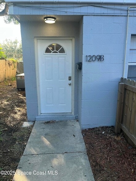 Photo - 1209 Tropic St