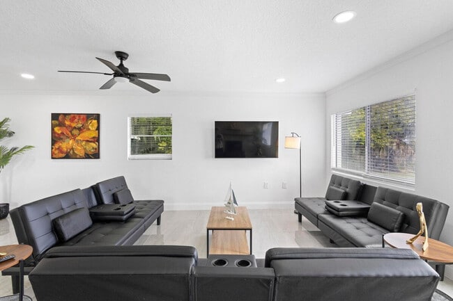 Building Photo - 1780 Lake St Unit ID1094232P