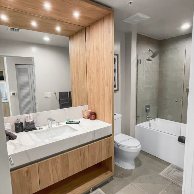 Photo - 11 NE 6th St Unit SI ID1389644P