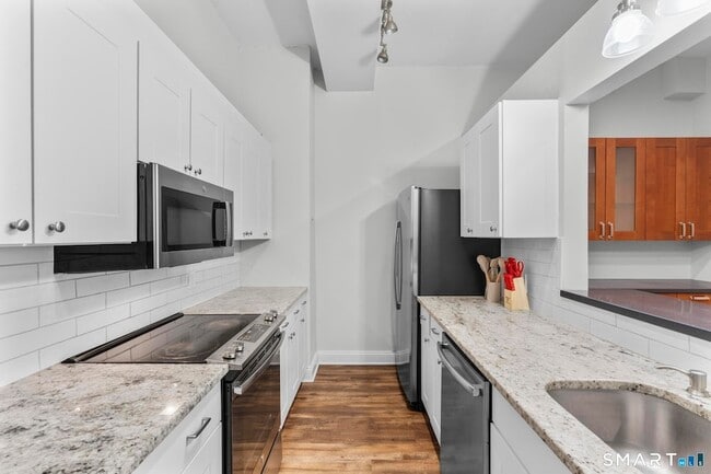 Photo - 196 Crown St Unit 209