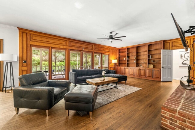 Photo - 6043 Giles Rd Unit SI ID1569852P