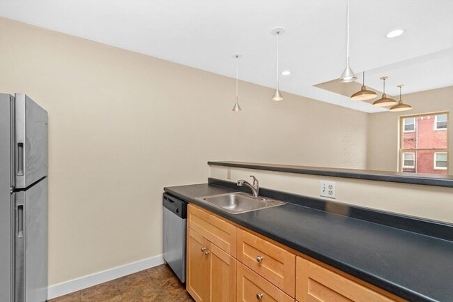 Photo - 296 Meridian St Unit 2