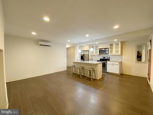 Building Photo - 928 P St NW