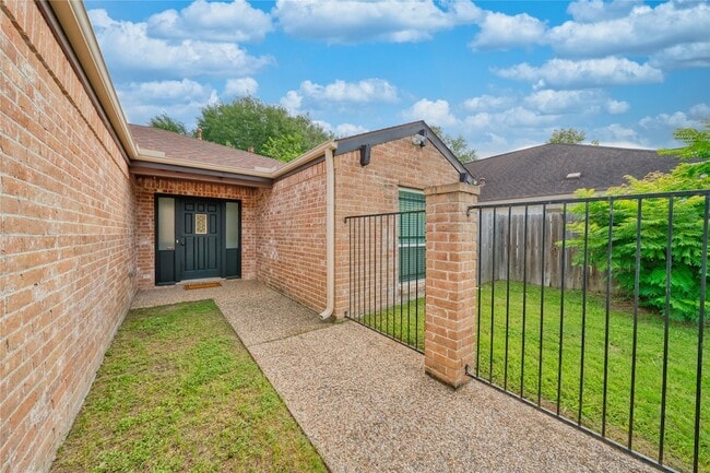 Photo - 7838 Vickijohn Dr