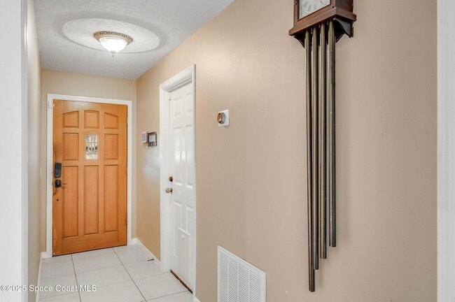 Photo - 115 Angelo Rd SE