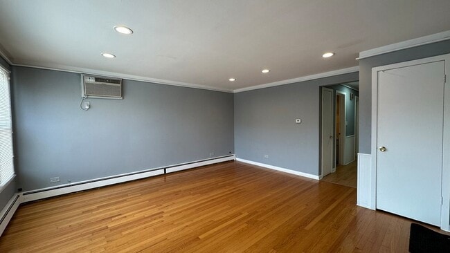 Photo - 6118 W Gunnison St Unit 1