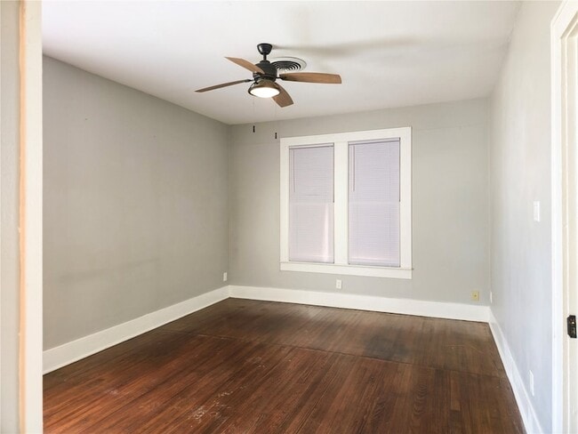 Photo - 4302 Ave Q 1/2
