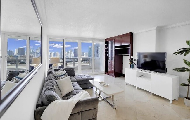 Photo - 1717 N Bayshore Dr Unit ID1054120P