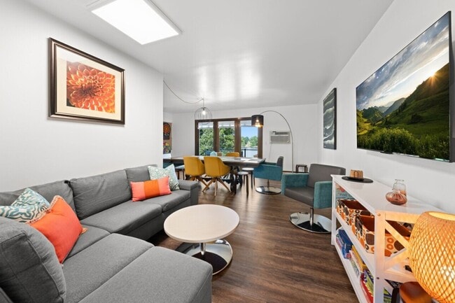 Building Photo - Cross Lake Estates - Furnished Rentals