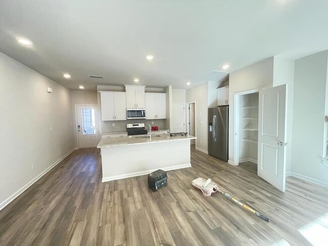 Photo - 373 Timberland Ave