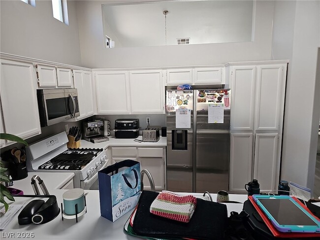 Photo - 1418 Reebok Terrace