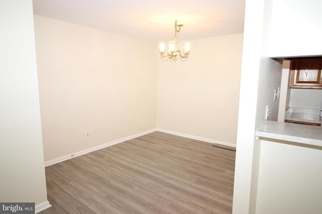 Photo - 1794 Bayley Ln