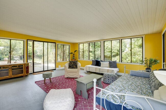 Photo - 714 Crestview Dr Unit ID1305267P