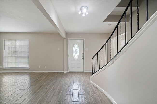 Photo - 643 Ames St