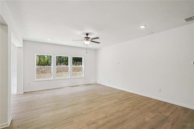 Photo - 240 Silverleaf Trl