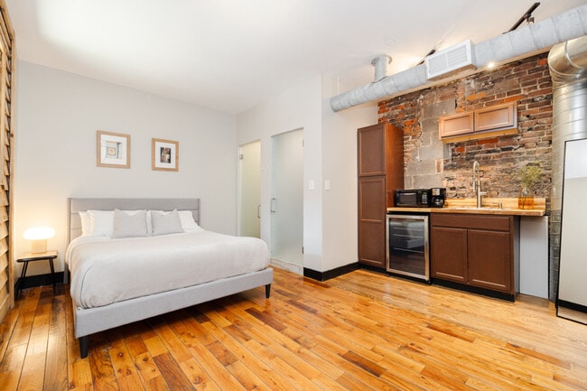 Building Photo - 1304 Broadway Unit ID1056029P