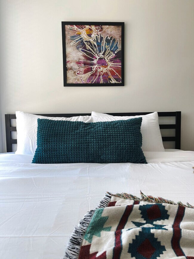 Photo - 2530 University Ave Unit ID1036854P