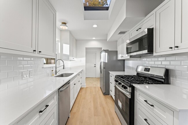 Photo - 10607 Overbrook Ln