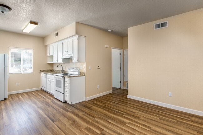 Photo - MARALISA MEADOWS