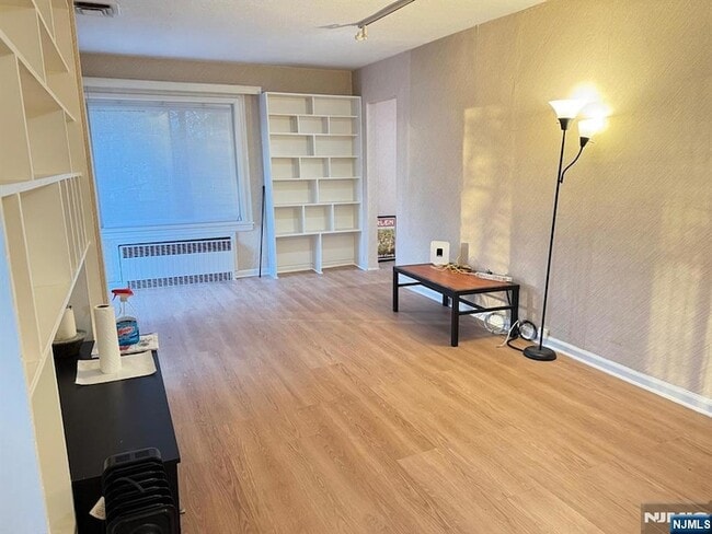 Photo - 272 Frances St