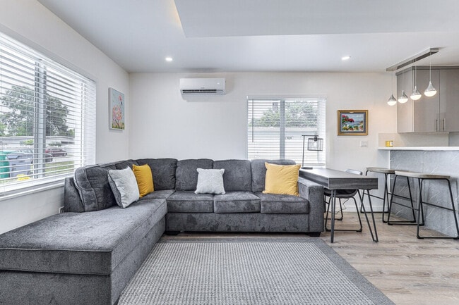 Building Photo - 12415 NW 20th Ct Unit ID1306938P