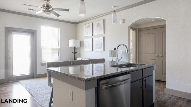 Photo - 12500 Shadowglen Trce Unit 9203