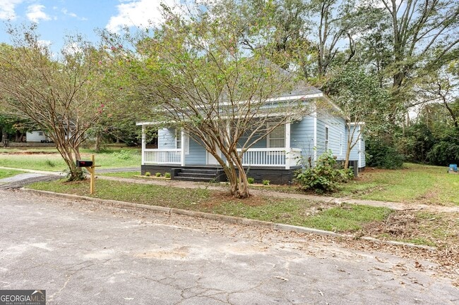 Photo - 100 International St