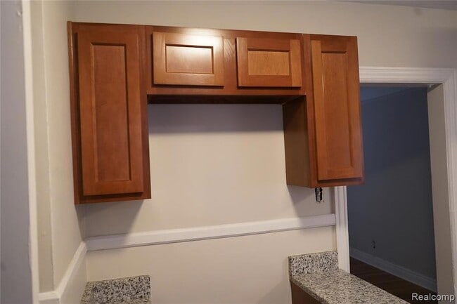 Photo - 7010 Thatcher St