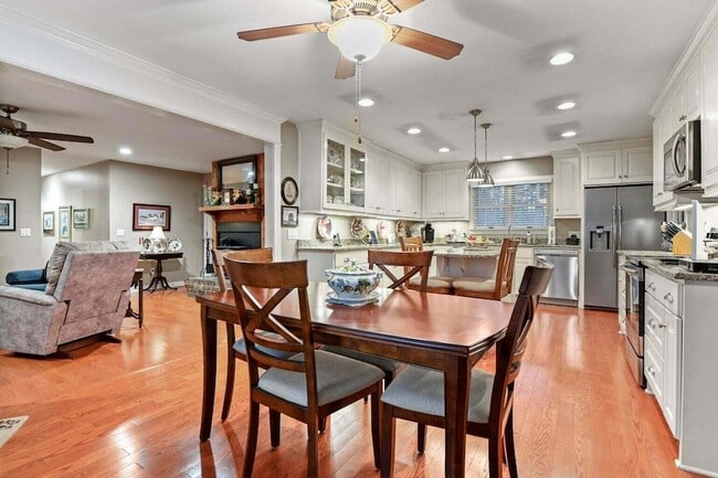 Photo - 302 Summerset Ln