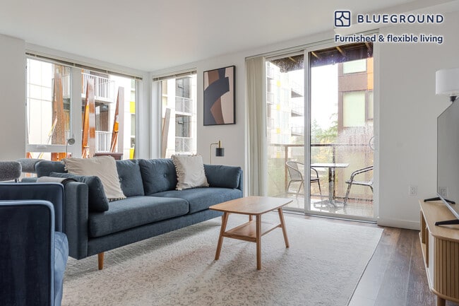 Building Photo - 12282 NE 12th Ln Unit FL4-ID927