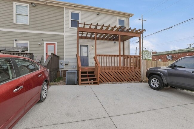 Photo - 1089 Park Ave