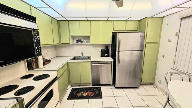 Photo - 575 Oaks Ln Unit 1010