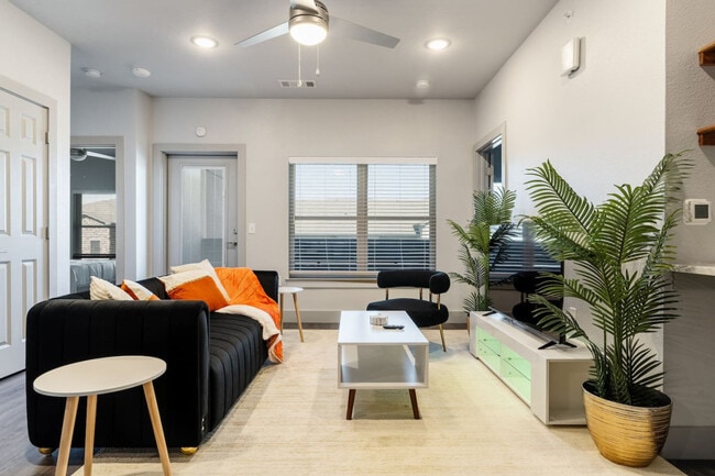 Photo - 3930 Westcliff Rd Unit ID1228618P