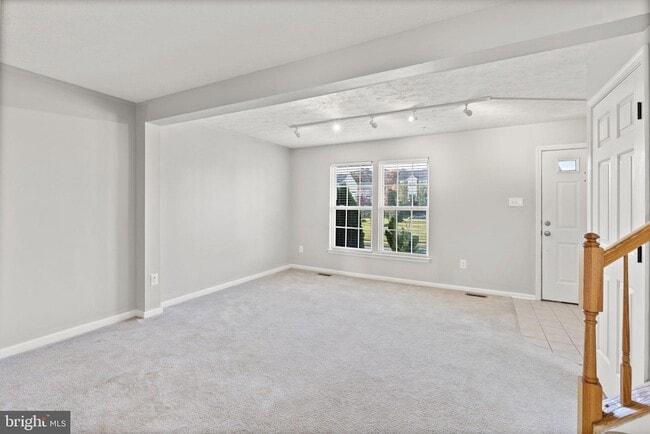 Photo - 5030 Finsbury Rd