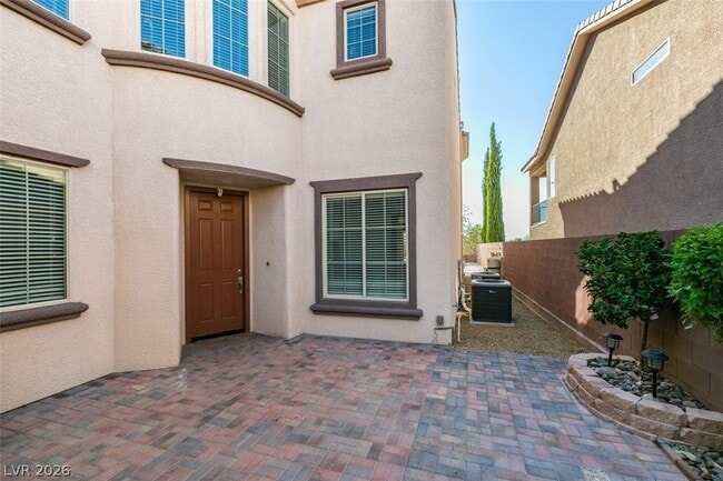 Photo - 2609 Chateau Clermont St