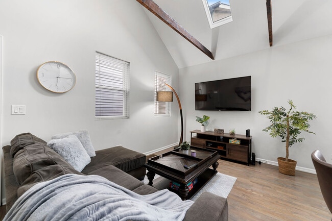 Photo - 712 N Willard Ct Unit ID1244922P