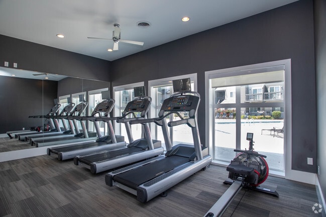 Photo - Metro on 5th