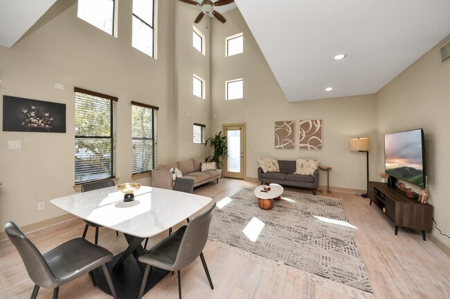 Photo - 4510B Inker St Unit SI ID1583918P