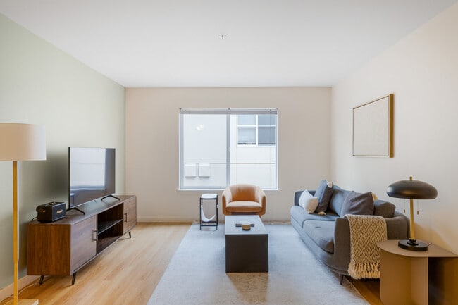 Building Photo - 938 110th Ave NE Unit SI FL2-ID906