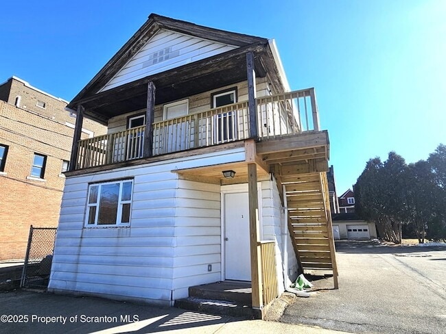 Building Photo - 125 N River St Unit D