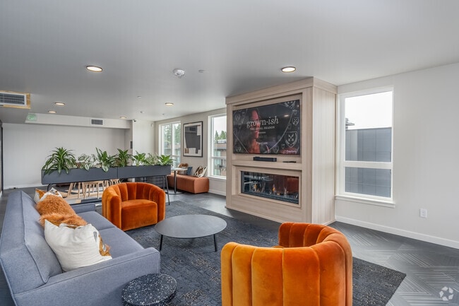 Sky Lounge - Ion Town Center Apartments