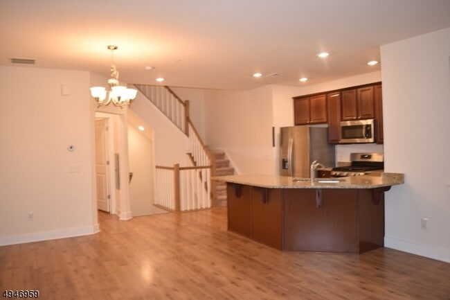 Photo - 229 Parkview Ln