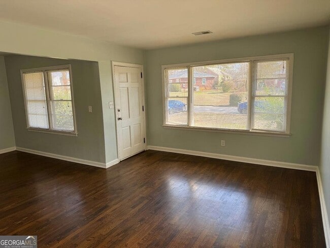 Photo - 2157 Settle Cir SE