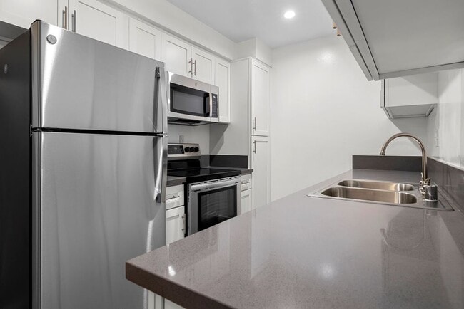 Photo - Lombardi Apartments